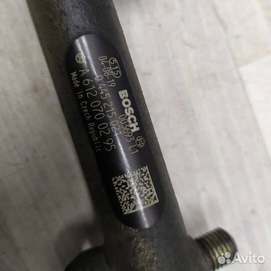 Топливная рампа Mercedes Om612