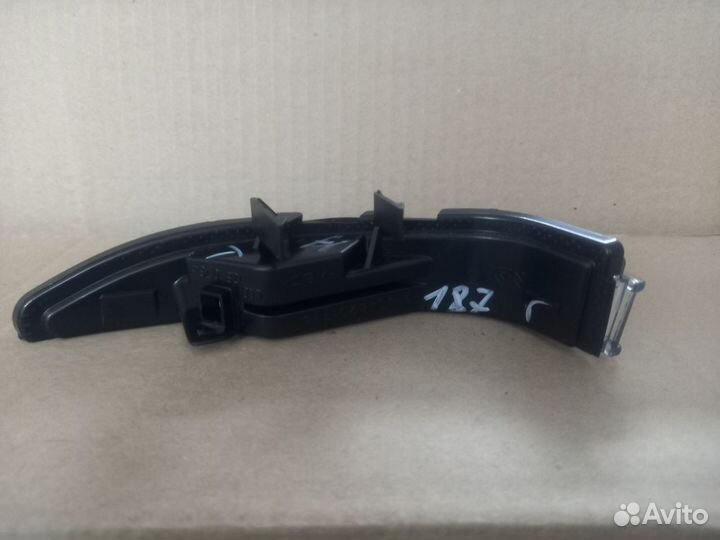 Боковой указ.поворота прав. LADA Vesta 8450104110