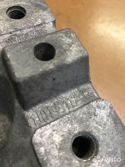 Крепления кпп VW Golf 4 1.4 2001г