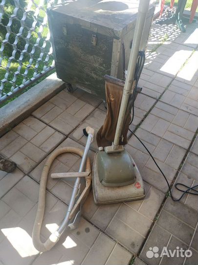 Пылесос ретро