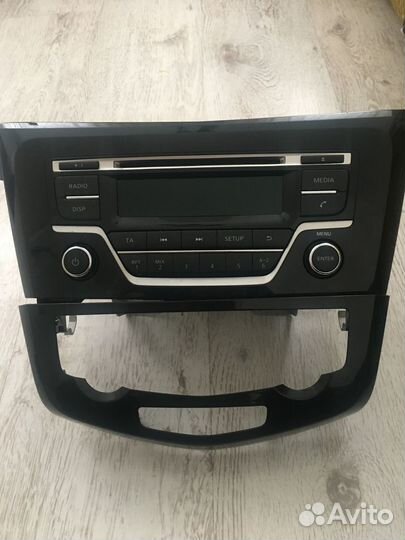 Nissan магнитола и рамка ориг