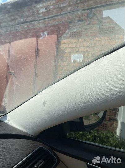 Обшивки стоек светлые Passat b7