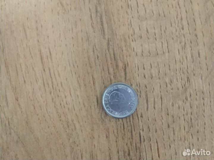 Монета Уругвай