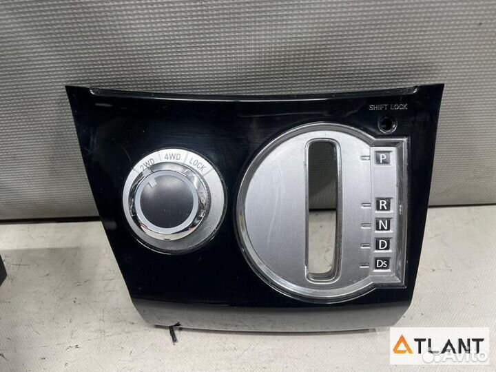 Консоль магнитофона mitsubishi delica D:5