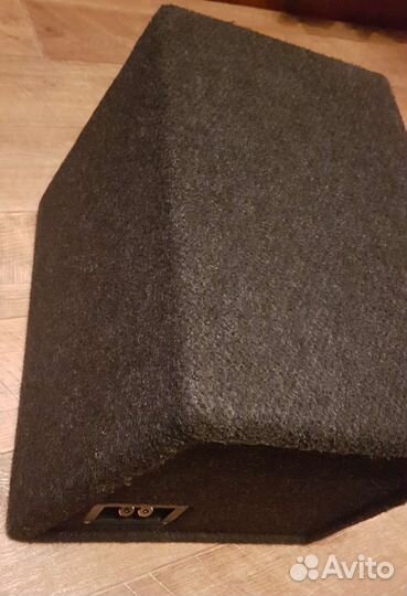 Автомобильный сабвуфер Hertz Италия