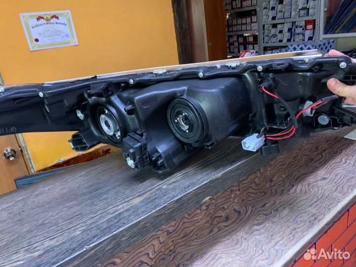 Фара на Toyota Corolla