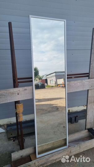 Зеркало в узком багете