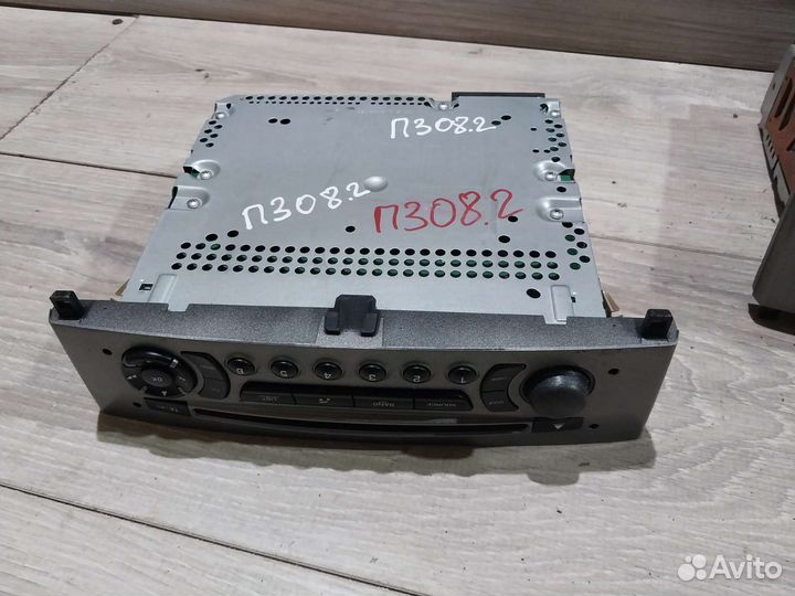 Магнитола штатная Peugeot 308