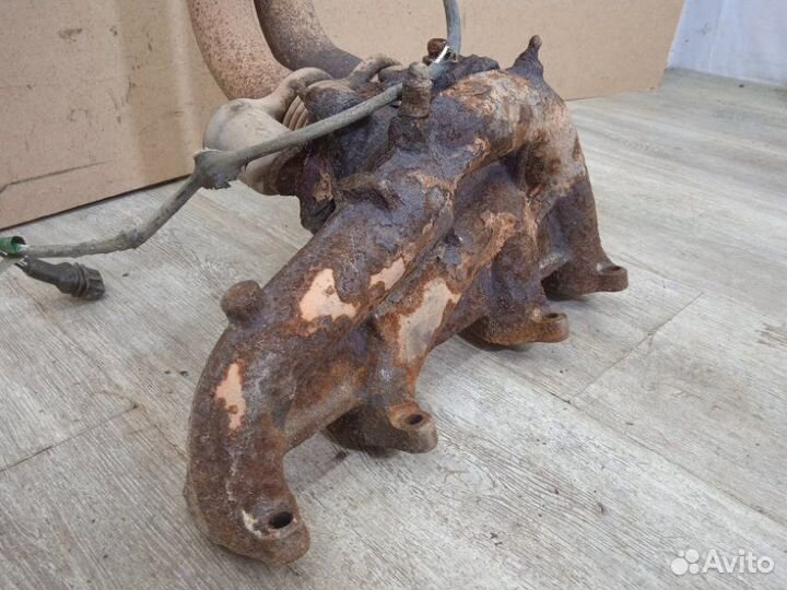 Коллектор выпускной Volkswagen Passat B3 1992