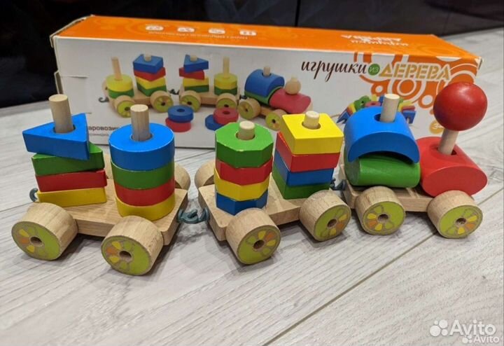 Паровозик деревянный