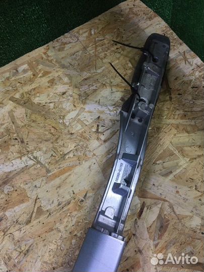 Рейлинг крыши левый Toyota Avensis AZT250 1AZ-FSE