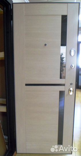 Дверь входная 