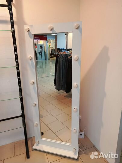 Зеркало гримёрное с лампами высокое