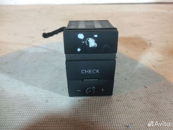 Кнопка 4F0927123A Audi A6 C6 4F2 потертости