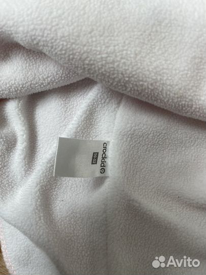 Очень много шапок