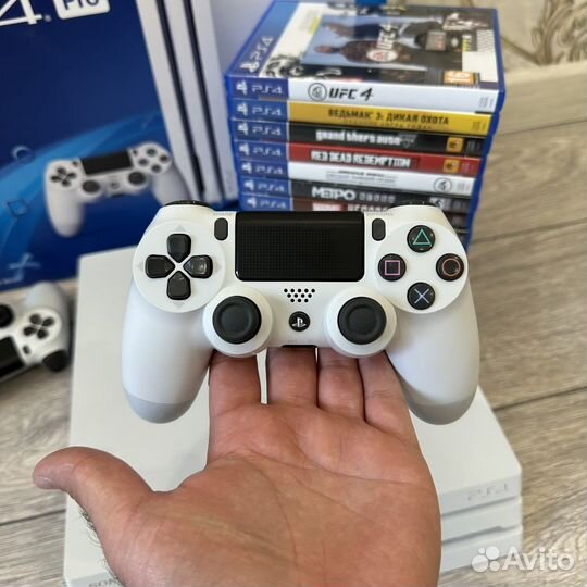 Sony PS4 Pro 1Tb Белая / Как Новая