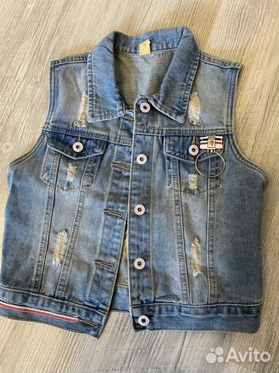 Джинсовая жилетка для девочки