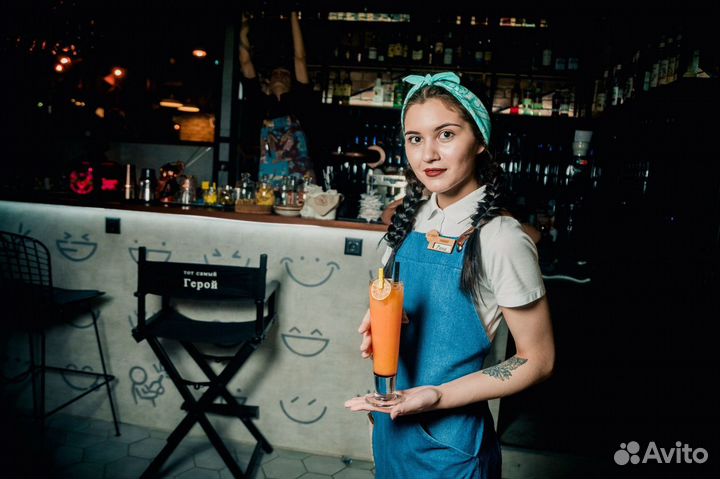 Бармены и официанты с выездным баром и кейтерингом