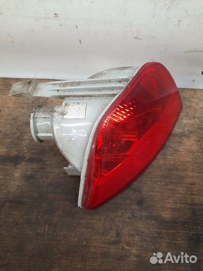 Фонарь противотуманный задний правый Ford Focus