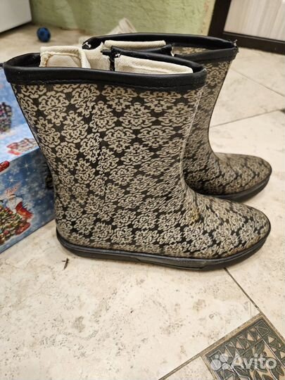 Резиновые сапоги