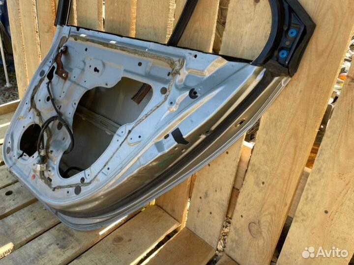 Дверь задняя правая Nissan Primera P12