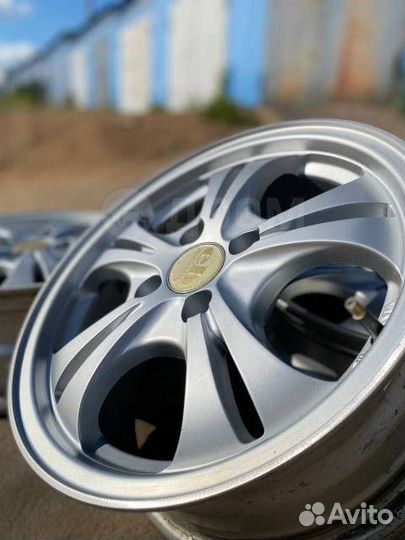 Продам литые диски