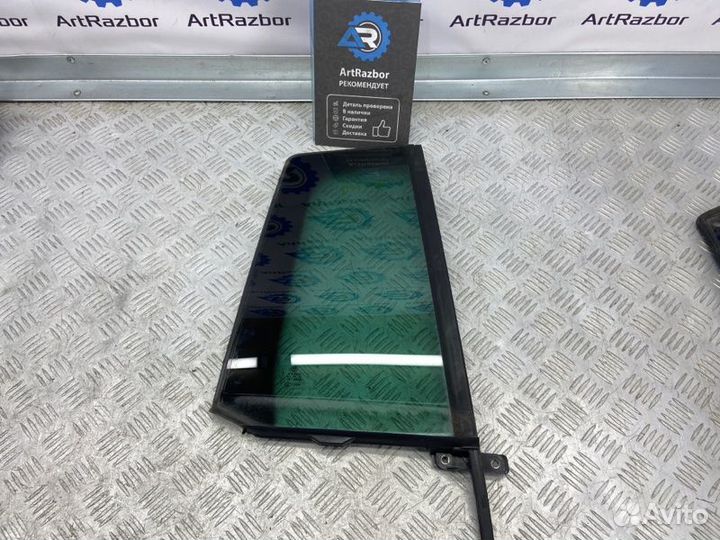 Стекло двери задней правой (форточка) Volkswagen