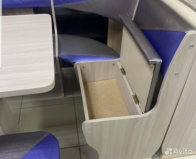 Мягкий кухонный уголок с обеденным столом Новый