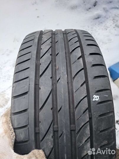 Accelera Accelera 235/40 R18