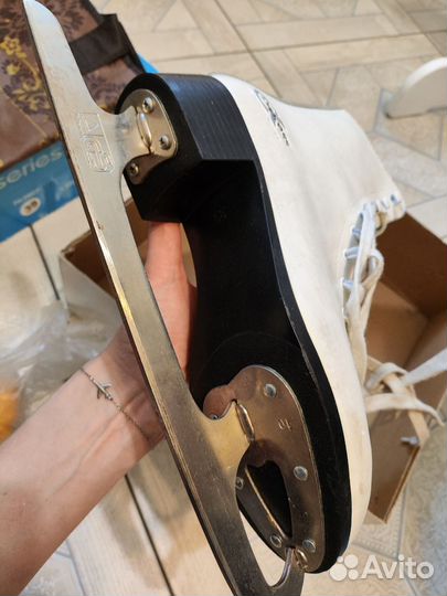 Фигурные Коньки 39 размер