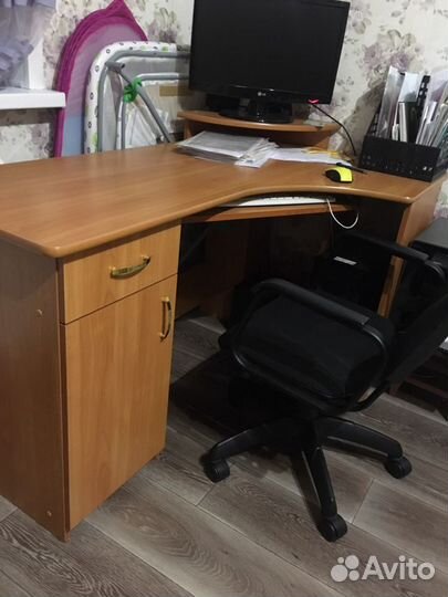 Компьютерный стол