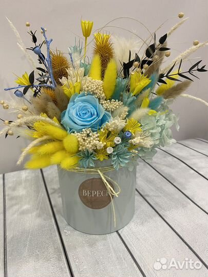 Букеты из сухоцветов и стабилизированных цветов