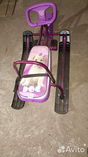 Детский снегокат со спинкой