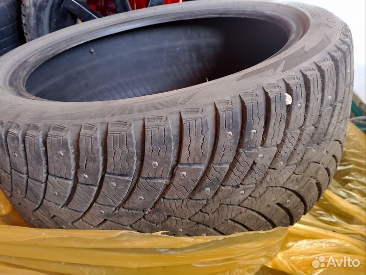 Pirelli Ice Zero 2 245/40 R18