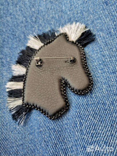 Брошь Зебра