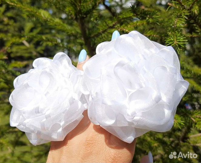 Белые бантики ручной работы