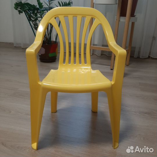 Детский стол и стул