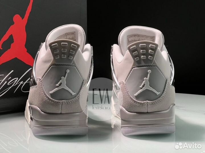 Кроссовки Wmns Air Jordan 4 Retro 'Frozen Moments'