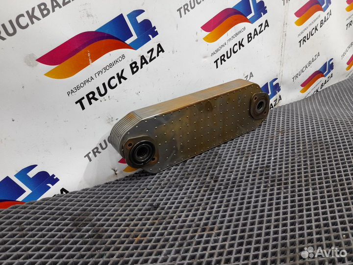 Радиатор масляный Renault T, Volvo FH