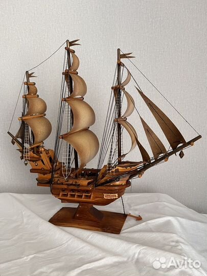 Корабль из дерева, ручная работа