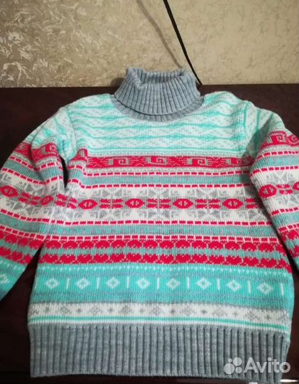 Свитер и кофточка для девочки