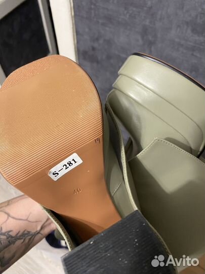 Сапоги трубы на каблуке