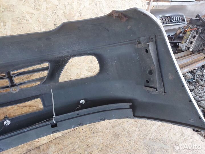 Бампер передний Mercedes Vito W638