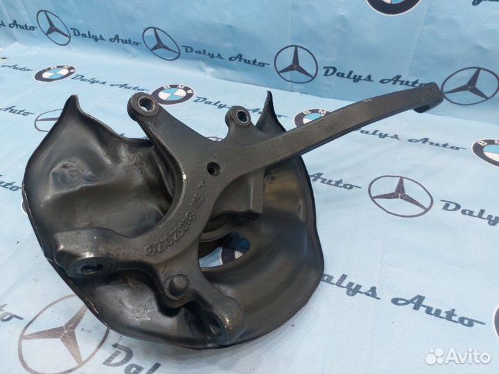 Кулак поворотный передний правый Mercedes-Benz