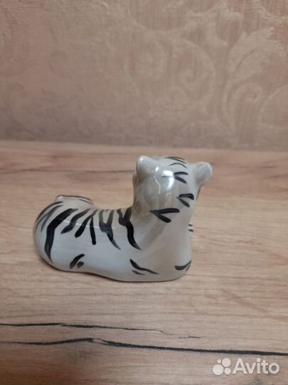 Статуэтка тигр