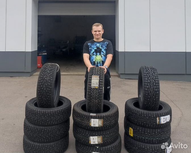 Continental ContiVikingContact 7 215/60 R17