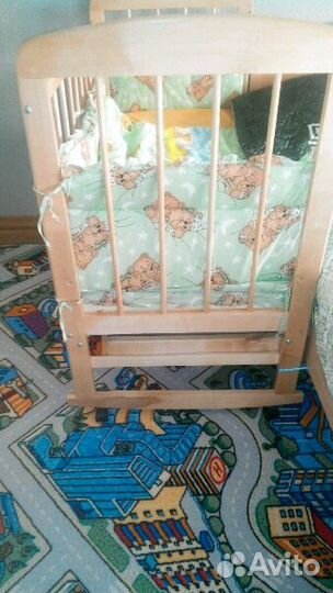 Детская кроватка с матрасом