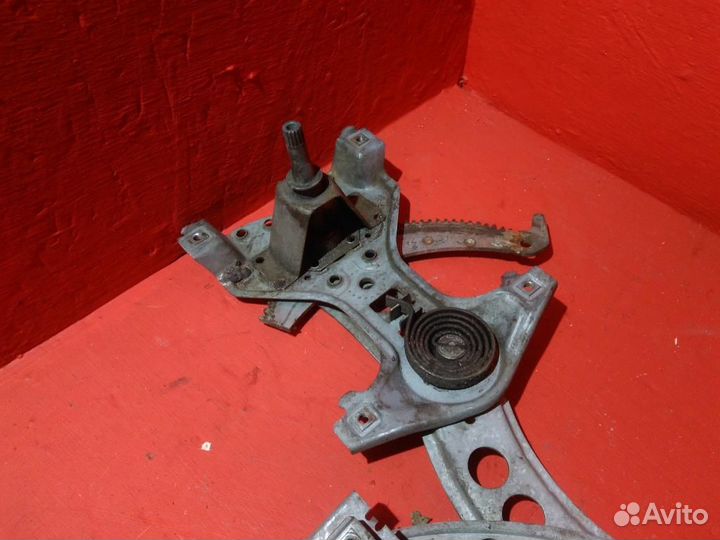 Стеклоподъемник передний левый Фольксваген Пассат