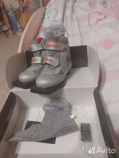 Лыжные ботинки 29-30 р новые