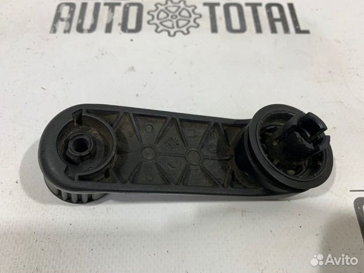 Ручка стеклоподъемника Renault Logan 1 K7M 2008